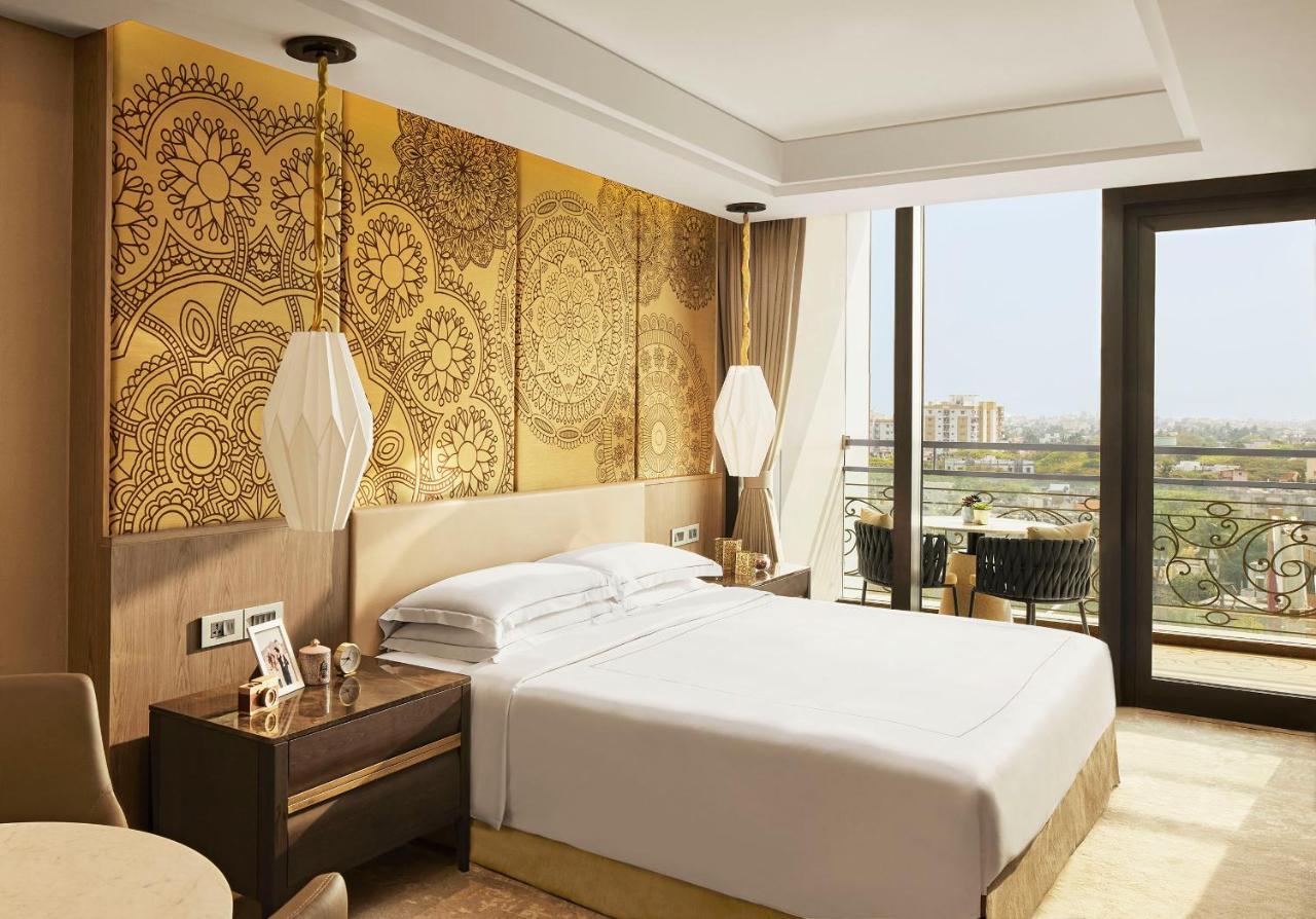 Taj Wellington Mews Chennai Hotel Exterior photo